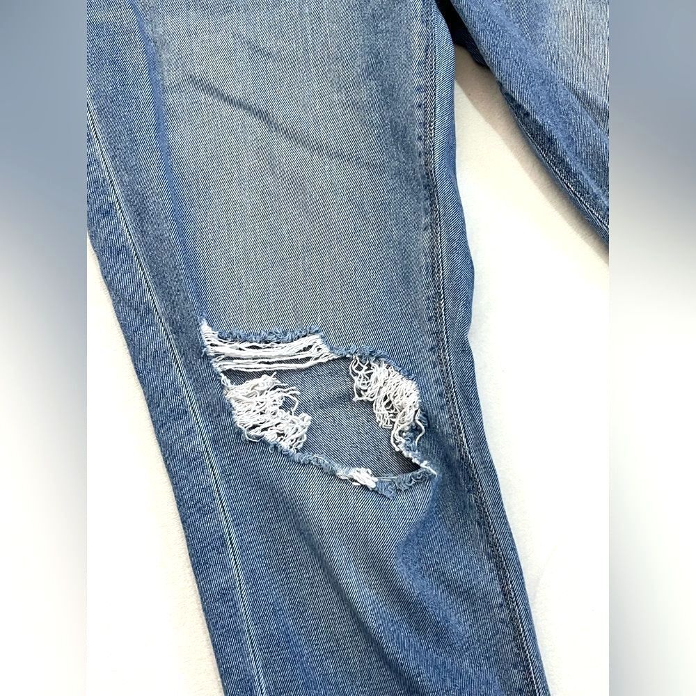 American Eagle Outfitters Classic Blue Distressed Women’s Mom Jeans Sz 4 Short - Picture 3 of 16
